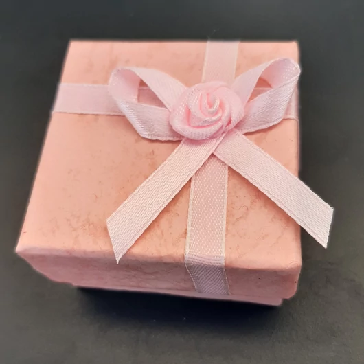 Díszdoboz masnival kicsi 5x5 cm, szivacs betéttel, masnival, rózsaszín