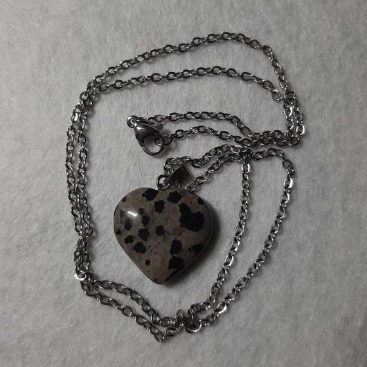 Dalmata jáspis szív nyaklánc 50 cm
