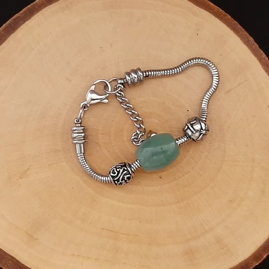 Pandora stílusú karkötő aventurin ásványgyönggyel és Pandora stílusú gyöngyökkel 13-17 cm csuklóra