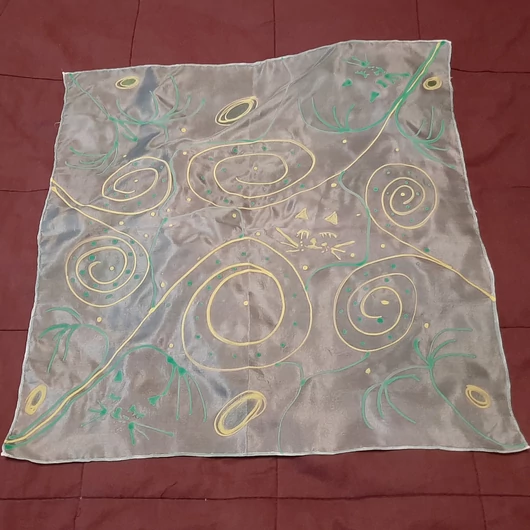 Selyemkendő 45*45 cm, zöld-sárga cicás, világít a sötétben 
