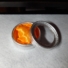 Kép 2/2 - Kerek ezüst díszdoboz narancssárga selyembéléssel