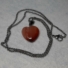 Kép 1/2 - "Szeretetlánc” karneol-achát szív-medállal, 50 cm nemesacél nyakláncon ("szín1")